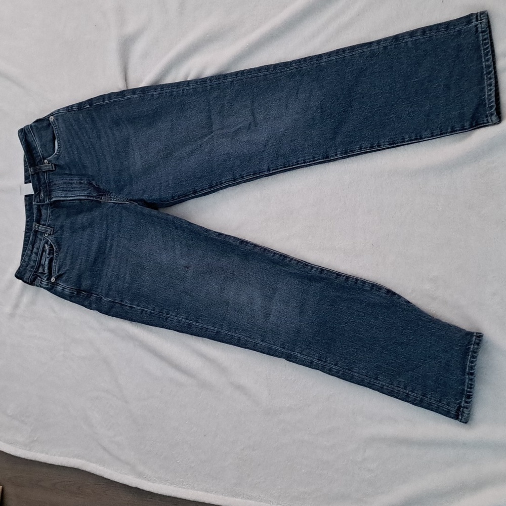 I am selling vintage mom jeans from H&M